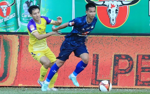 A Hoàng ghi nhiều bàn hơn Tuấn Anh ở HAGL