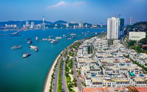 Thành phố Hạ Long chào năm mới 2024 bằng lễ kỷ niệm 'sinh nhật' 30 năm