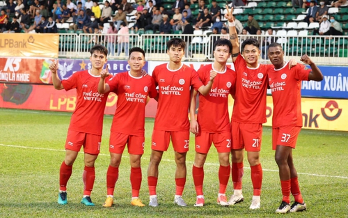 Khuất Văn Khang gửi 'lời nhắn' đến HLV Troussier