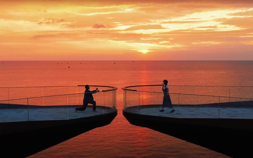 Cầu Hôn khiến giới trẻ 'phát sốt' dịp Valentine sau cảnh quay đẹp như mơ trong MV 'Em đồng ý'