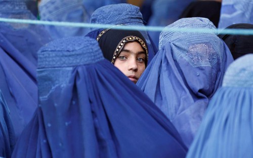 Tình cảnh phụ nữ Afghanistan: Phải tổ chức lớp học tại nhà, quy định trang phục hà khắc, công viên cũng không được 'bén mảng'