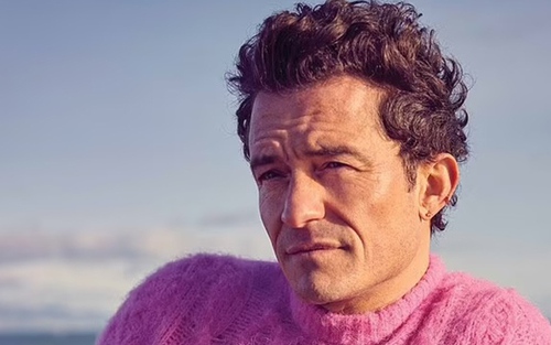 Orlando Bloom khoe vóc dáng như tượng tạc ở tuổi 46