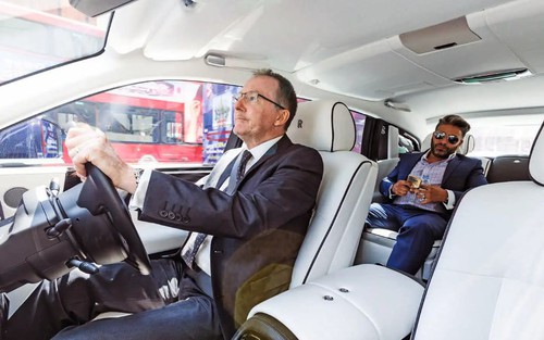 Tâm sự thầm kín của tài xế Rolls-Royce cho giới tài phiệt: Muốn làm việc phải thuộc luật ngầm, giữ im lặng tối đa để chiều lòng các 'thượng đế'
