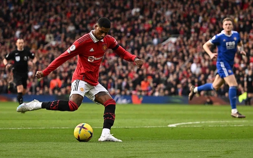 Rashford tỏa sáng rực rỡ trước Leicester City, MU thu hẹp khoảng cách với top 2