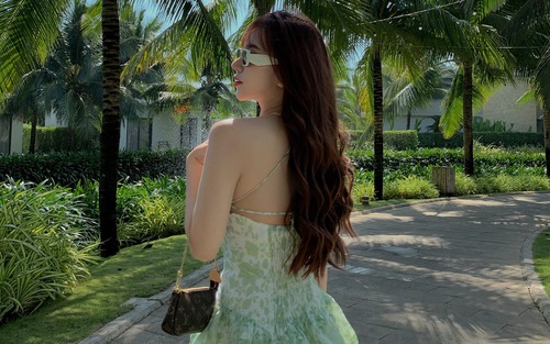 Người yêu Hoàng Đức lại khoe thân hình nóng bỏng
