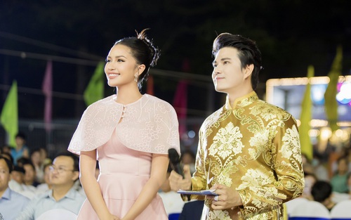 MC Vũ Mạnh Cường: "Tới tận bây giờ, tôi vẫn chưa gửi tiền cho cha mẹ lần nào"