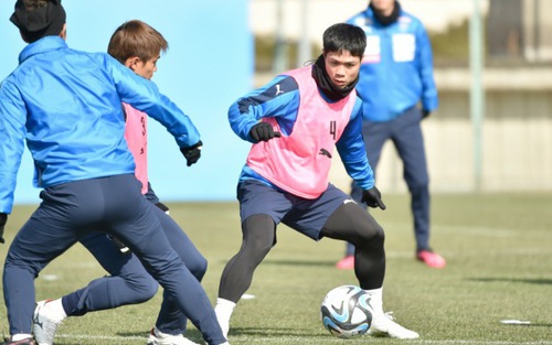 Xem trực tiếp Công Phượng thi đấu trận Shonan Bellmare vs Yokohama ở đâu?