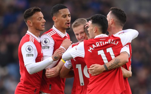 Kết quả Ngoại hạng Anh vòng 25: Arsenal gọi, Man City trả lời