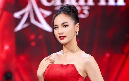 Bất ngờ với nữ MC Gala QBV Việt Nam 2022: Xinh đẹp, duyên dáng và… quyền lực