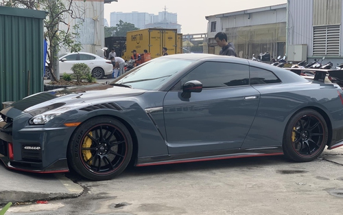 Nissan GT-R Nismo đầu tiên về Việt Nam: Toàn đồ chơi hàng thửa, giá bên Mỹ đã vài tỷ thì đại gia Việt đúng chuẩn dân chơi