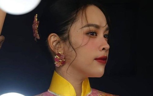 Những ồn ào của O Sen Ngọc Mai sau khi vụt sáng từ Ca sĩ mặt nạ