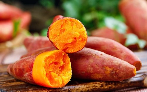 Ăn 1 củ khoai lang vào thời điểm này trong ngày sẽ giúp chị em khỏe ruột, giảm cân và sống thọ hơn