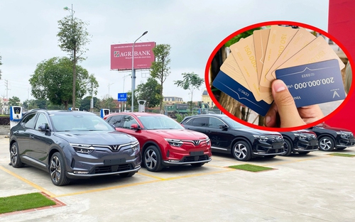 Giá voucher VinFast tăng gấp đôi, dân buôn lũ lượt gom hàng số lượng lớn