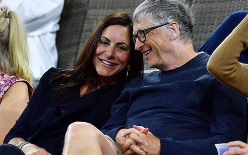 Tỷ phú Bill Gates hẹn hò sau 2 năm ly hôn, bất ngờ với chân dung bạn gái mới