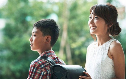 Bức thư mẹ gửi con trai sau 1 biến cố lớn khiến hàng ngàn phụ huynh giật mình: Với trẻ, cuối cùng điều gì là quan trọng nhất?