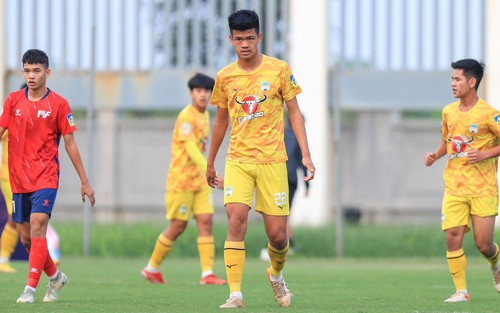 Có trung vệ cao 1m91, U17 HAGL vẫn thua thảm U17 PVF