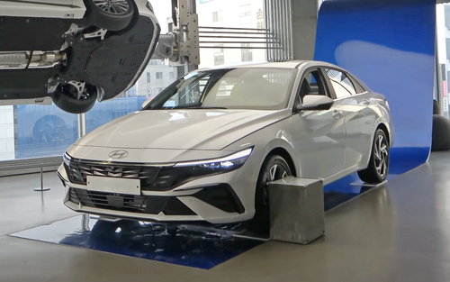 Hyundai Elantra 2024 giá quy đổi 360 triệu đồng: Nâng cấp nhiều thế này thì K3, Civic phải dè chừng, về Việt Nam là chuyện sớm muộn