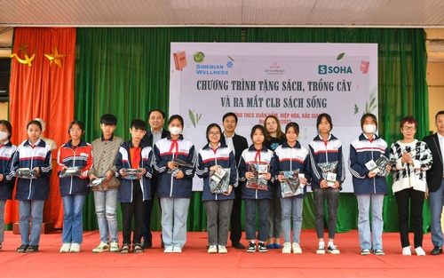 Trao tặng thư viện sách và trồng cây tại trường học huyện Hiệp Hòa, Bắc Giang