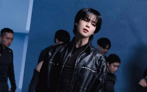 Fan khen nỗ lực giữ dáng của Jimin BTS cho màn solo