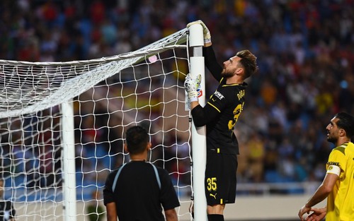 Luật mới giúp cầu thủ đá penalty dễ 'ăn' hơn, áp dụng sớm thì sân Mỹ Đình đã không phải sửa!