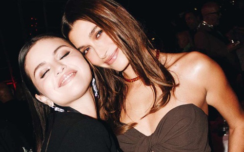 Hailey Bieber lên tiếng khi được Selena Gomez bảo vệ trước antifan, 'hòa bình' lặp lại chỉ bằng một hành động