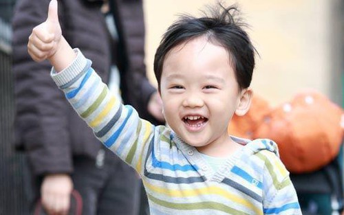 Ai nuôi dạy trẻ thông minh hơn? Không phải mẹ hay bà, đây mới là câu trả lời xác đáng của Đại học Yale