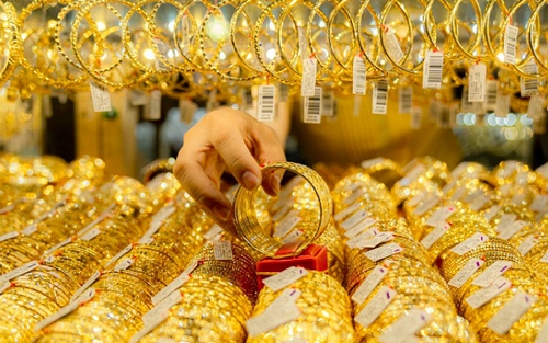 Giá vàng sáng 27/3 giảm 70 nghìn đồng/lượng