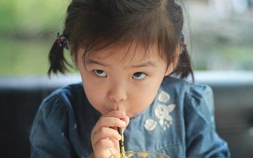 Chuyên gia tâm lý: Xuất hiện 2 đặc điểm này chứng tỏ cha mẹ đang nuôi dạy một đứa trẻ có bản tính lạnh lùng, sửa đổi ngay kẻo hối hận cả đời