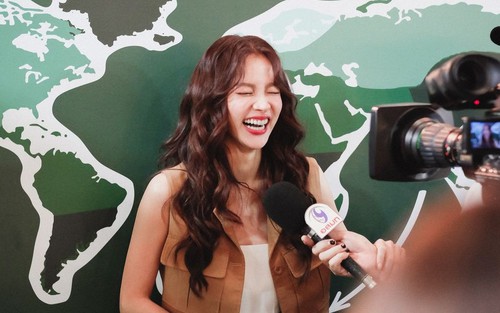 Baifern Pimchanok dành nhiều lời có cánh khi nói về Nine Naphat, tiết lộ vẫn đang chờ đối phương công khai gọi nhau là người yêu
