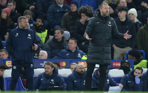 HLV Chelsea căng thẳng, cúi đầu không dám xem Havertz đá lại phạt đền trước Dortmund