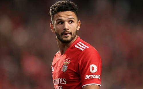 MU: Ten Hag bỏ qua Harry Kane, Osimhen, chốt mua sao 21 tuổi thần tượng Ronaldo 