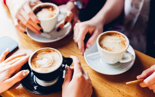 Uống cà phê quá mức có thể gây ung thư: Chuyên gia tiết lộ một kiểu uống vô cùng kỳ hại dạ dày, nhưng dân văn phòng cực mê 