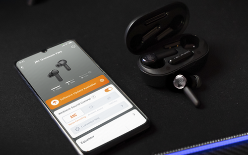 Tai nghe gaming không độ trễ JBL Quantum TWS đã đến tay game thủ Việt