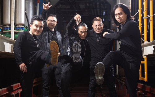 Guitarist Trần Tuấn Hùng: Bức Tường 'cân bằng' để chuyển động