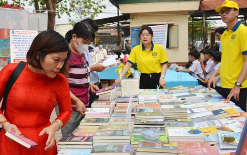 Góc nhìn 365: Nhậu nhiều, đọc ít, vì sao?