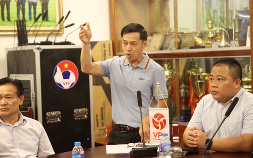 Trưởng ban Trọng tài nói buồn về vụ Văn Quyết