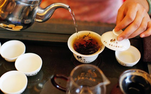 Gây sốt khi vừa đến tay Tổng thống Mỹ: Thế giới kinh ngạc trước loại trà Trung Quốc quý như ‘cả giang sơn’