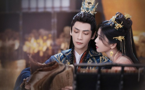 'Trường nguyệt tẫn minh': Đàm Đài Tẫn - Diệp Tịch Vụ tâm sự trên giường, fan đòi ngừng phim