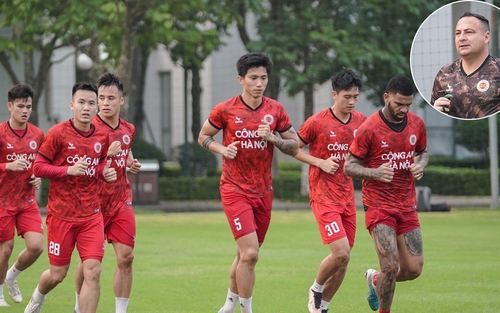 CAHN hội quân sau khi 'bể kèo' Polking, HLV Foiani vẫn ngồi trên đống lửa
