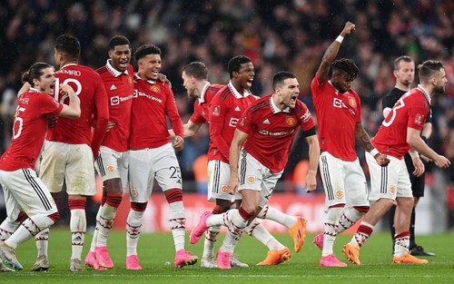 Hạ Brighton trong màn đá pen kịch tính dài cân não, MU hẹn Man City tại chung kết FA Cup 