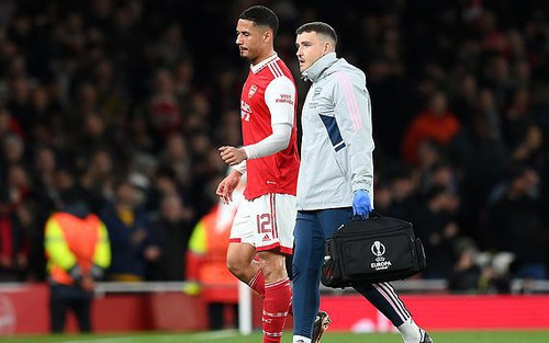 Trụ cột chấn thương nghiêm trọng, Arsenal lo sốt vó trước thềm đại chiến với Man City
