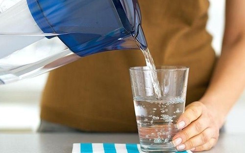 Dân mạng thi nhau đồn 'uống nước đun sôi để nguội lâu ngày gây ung thư': Chuyên gia khẳng định 'không có cơ sở'