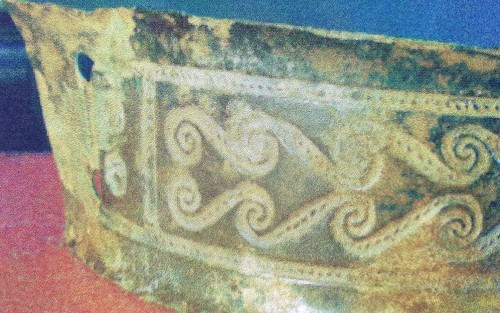 Đêm đêm rì rầm trong tiếng đất: Mũ thầy cúng hay những 'vương miện' từ thời dựng nước