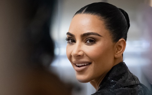 Kim Kardashian hạnh phúc từ bỏ vị thế ngôi sao để làm luật sư
