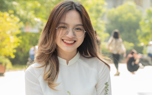 Học vấn của TikToker "vừa xinh vừa giỏi" Hà Mã Tấu: Là SV ĐH top đầu, chưa tốt nghiệp đã đi làm ở một loạt tập đoàn "xịn xò"