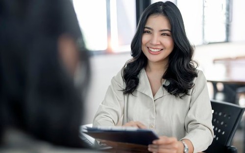 Nhà tuyển dụng hỏi: Có 340 triệu/năm mà không phải làm gì, bạn có đi làm không? Ứng viên trả lời xong được đề nghị đi làm ngay hôm sau! 