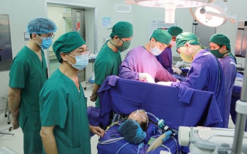 Đau bụng, nôn nhiều sau ăn, người phụ nữ phát hiện mắc ung thư
