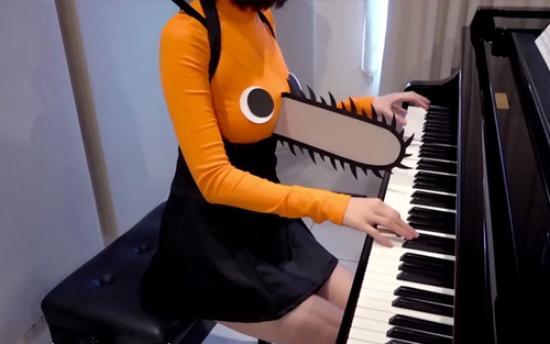 Pan Piano xuất sắc hóa trang thành Pochita trong Chainsaw Man