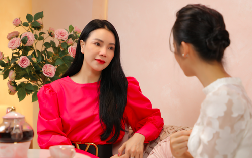 Trà Ngọc Hằng bị bạn trai một hoa hậu kiện đòi 2,5 tỷ đồng