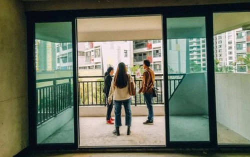Chán công việc ổn định, tôi nghỉ việc đi làm môi giới nhà đất: Mua hàng loạt không cần biết đắt rẻ, hết sốt đất vẫn sống ung dung nhờ điều này